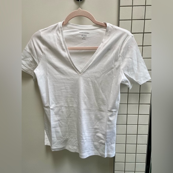 Banana Republic Luxe Fit White Tee - Picture 3 of 7